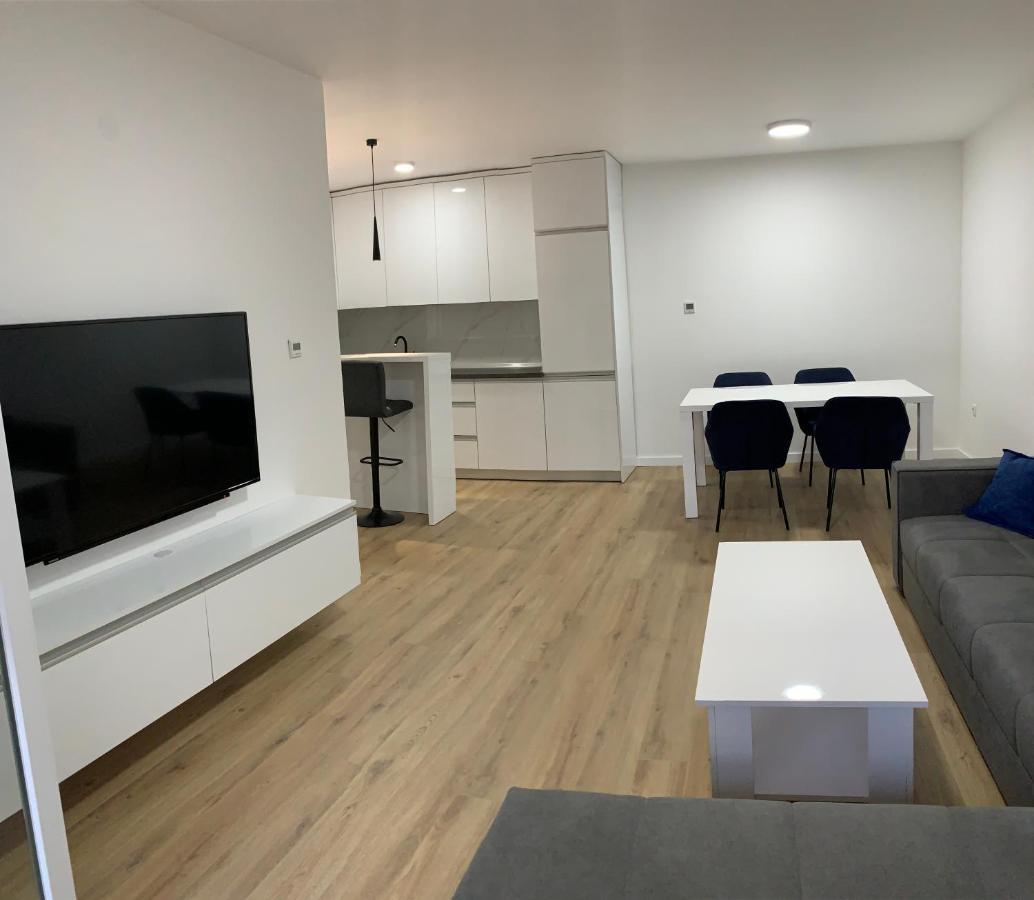 Central Аpartment Foca With Garage Exteriör bild