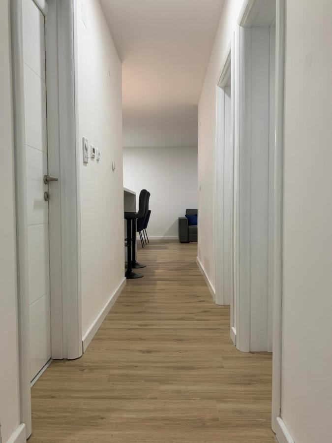 Central Аpartment Foca With Garage Exteriör bild